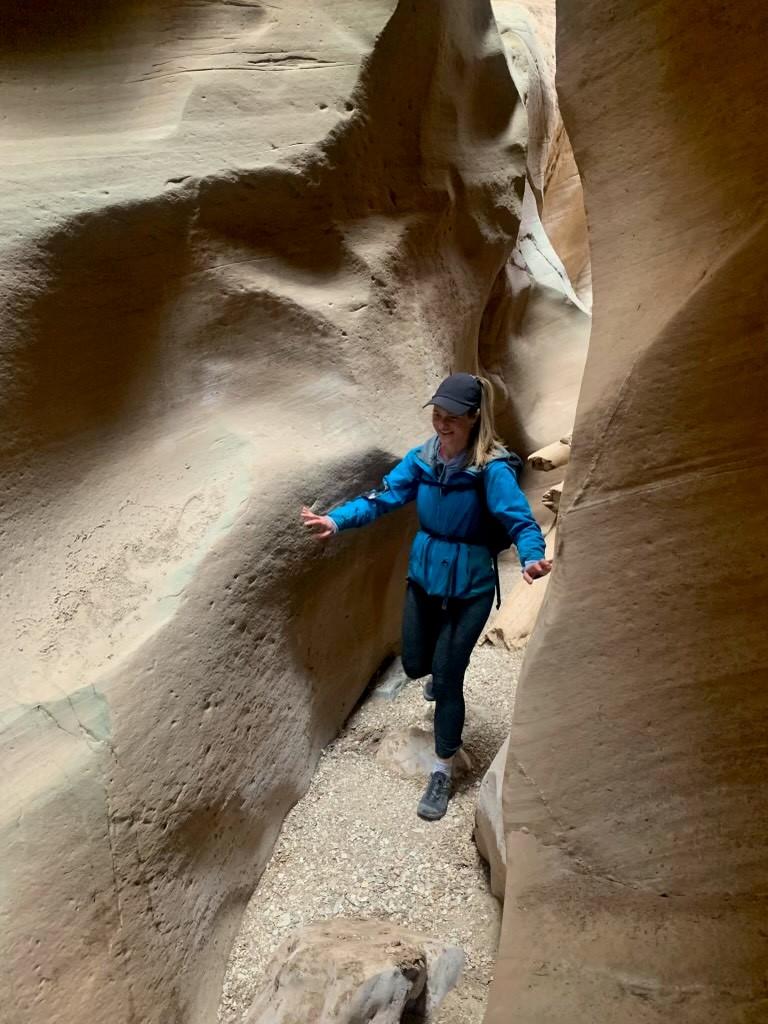 Anita Manitius hiking through a canyon